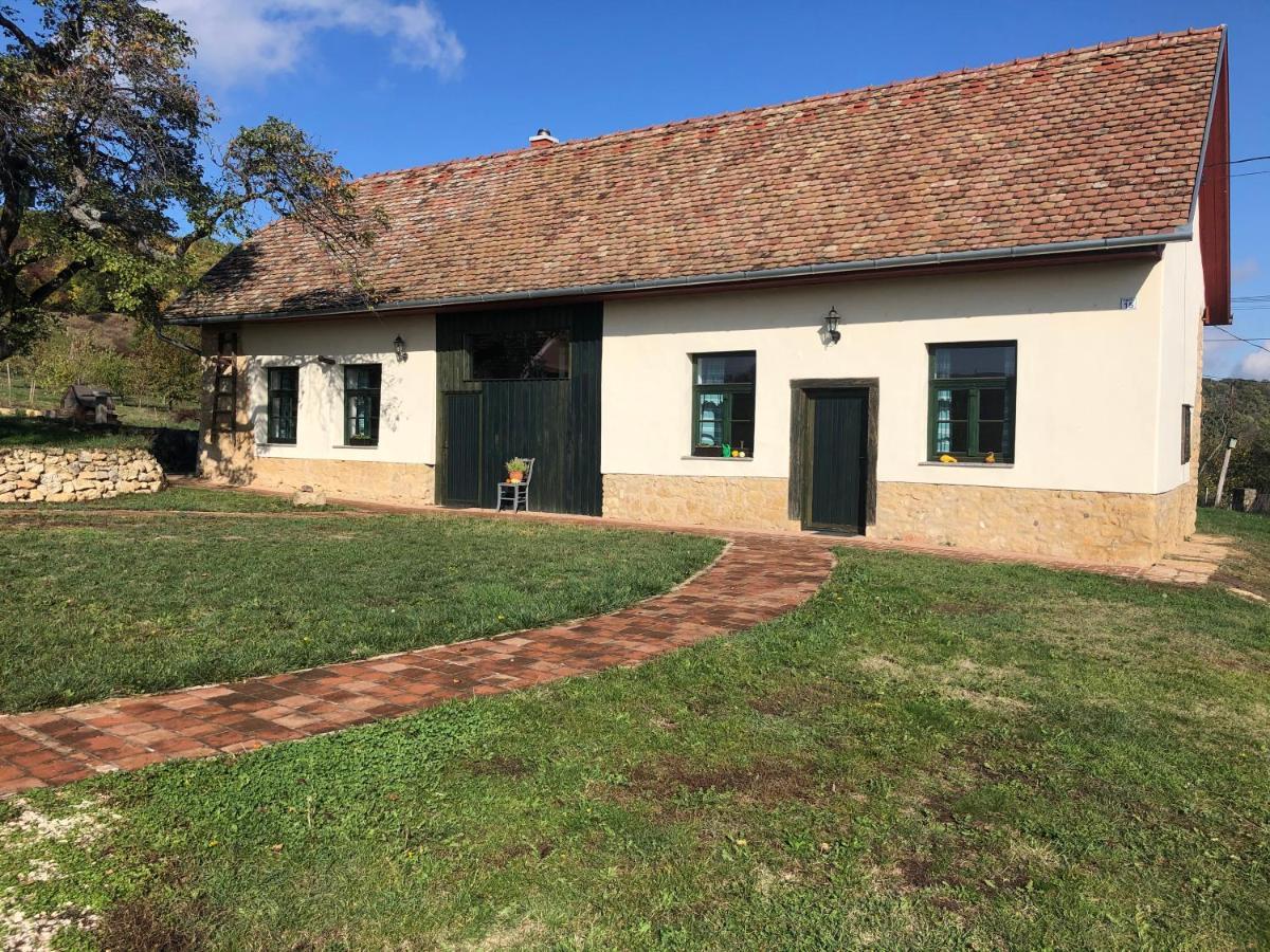 Hotel Edenkert Vendeghazak Pécsvárad Exteriér fotografie