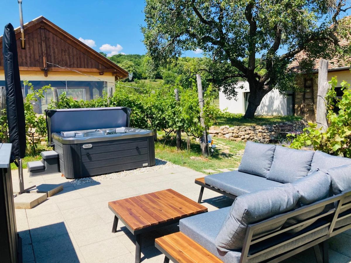 Hotel Edenkert Vendeghazak Pécsvárad Exteriér fotografie